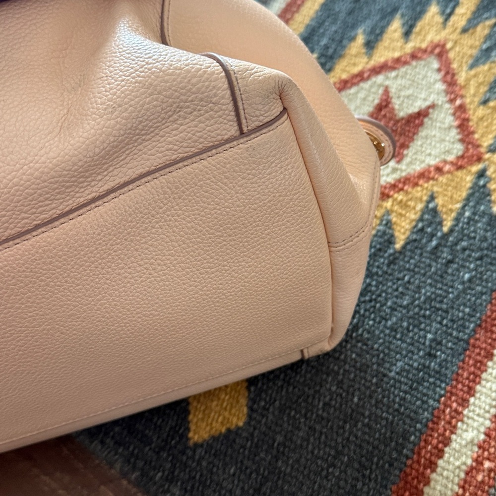 Vintage Coach peach Leather Shoulder Bag - Picture 4 of 13